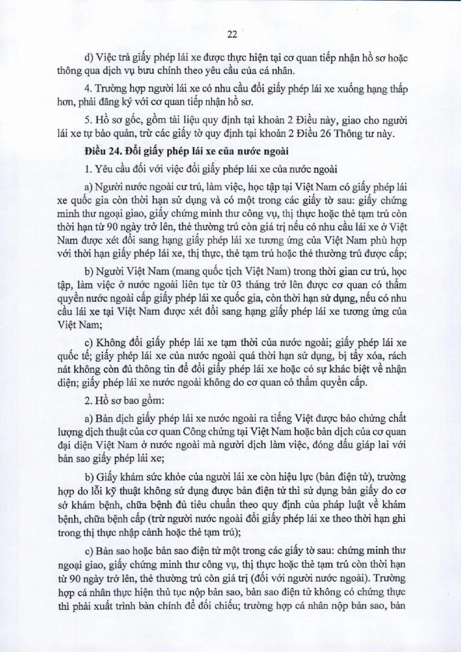 Scanned page of a Vietnamese police circular with the article on converting a foreign driving licence